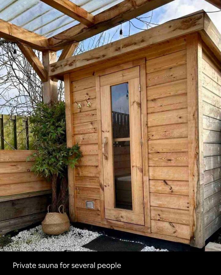 Wellness Bungalow With Jacuzzi &Sauna&Private Garden Near Amsterdam Vijfhuizen Extérieur photo