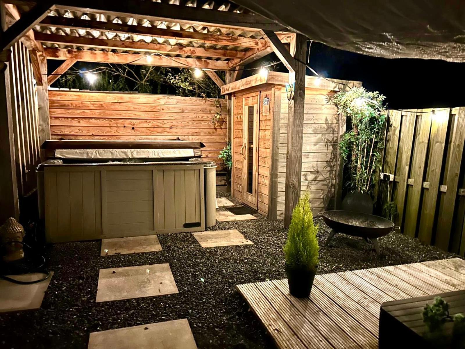 Wellness Bungalow With Jacuzzi &Sauna&Private Garden Near Amsterdam Vijfhuizen Extérieur photo